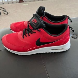 Nike Air Max Thea Shoes. Size 9.5, runs slightly smaller. Only worn a few times.